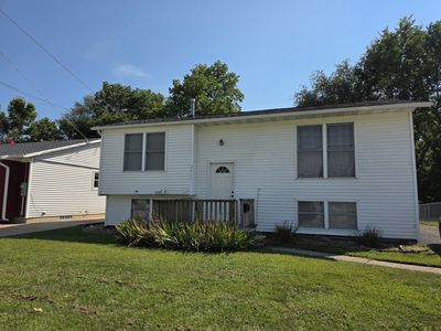 2017 E Le Fevre Rd