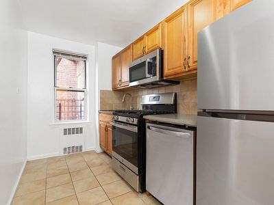 Property at 6707 Yellowstone Blvd APT 5G, Forest Hills, NY