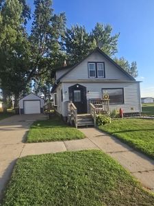 213 3rd St W