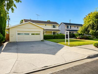 2324 Montezuma Dr