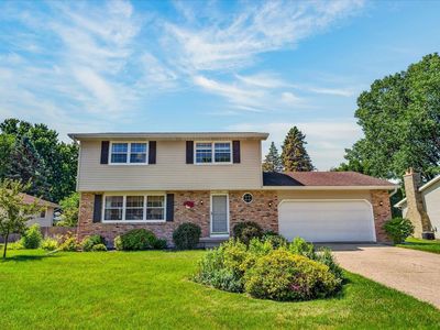 5749 Richmond Dr