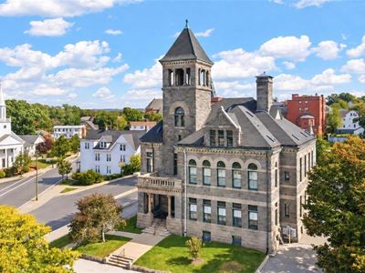 24 Front St #1