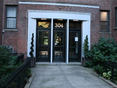306 E Mosholu Parkway S #1F