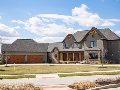 3899 Chapel Hill Ct