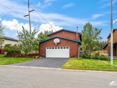 3190 Bridle Ln