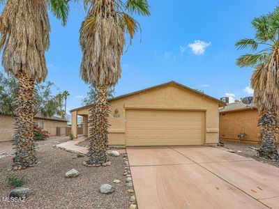 6078 N Raspberry Ct