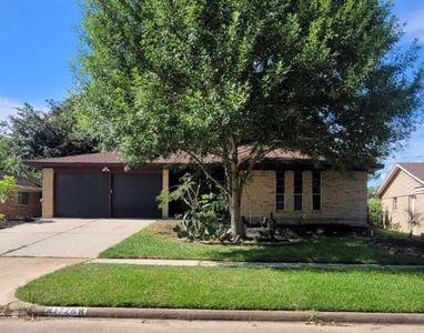 1728 Dolphin Dr
