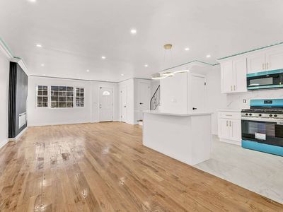 780 Hendrix St #2FAM