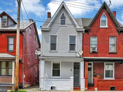 1127 Walnut St