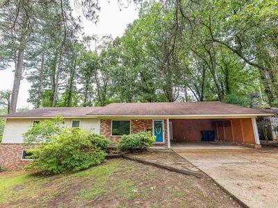 1030 Woodcrest Rd