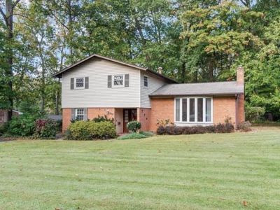 6810 Fern Ln