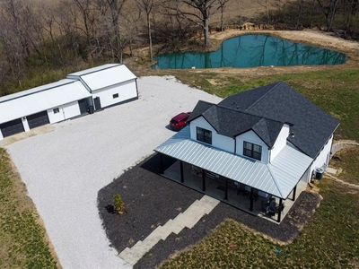 6104 Old Red Bud Rd