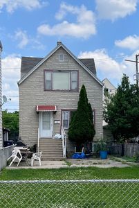 1435 S 50th Ct