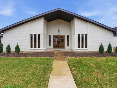 1425 N Chateau Cir