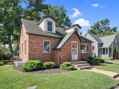 618 E Main St