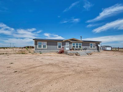824 Lois Ln
