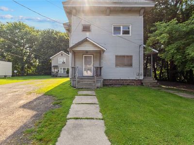 151 W 1st St N