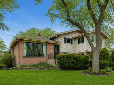 Property at 2506 Allison Ct, Glenview, IL