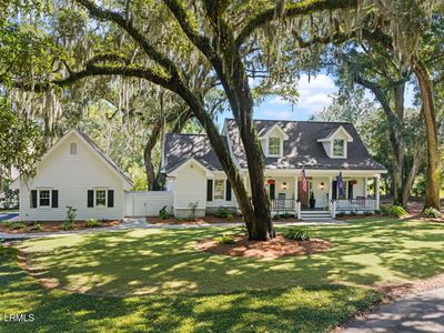 402 Island Circle E