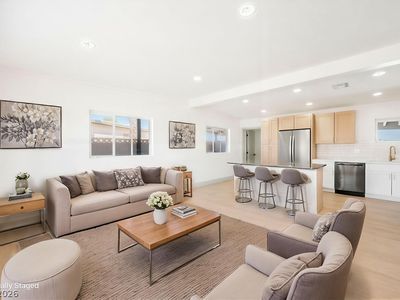 1124 Nassau Dr