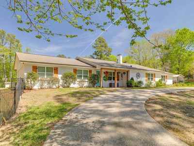 2802 Lakeview Dr