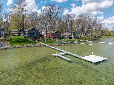 222 W Clear Lake Dr