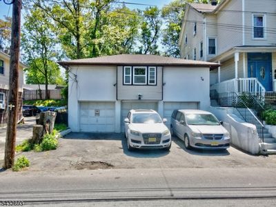 76 Doremus St