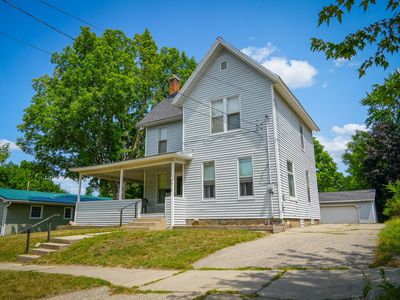 910 Pleasant St