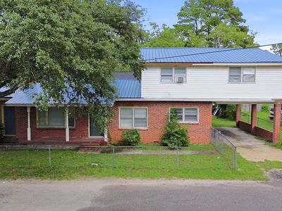 504 Ridge St.