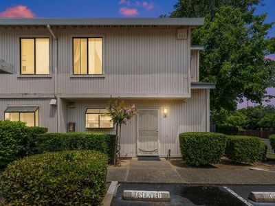1125 Bell St APT 1