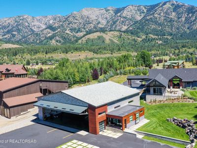 872 Alpine Village Loop