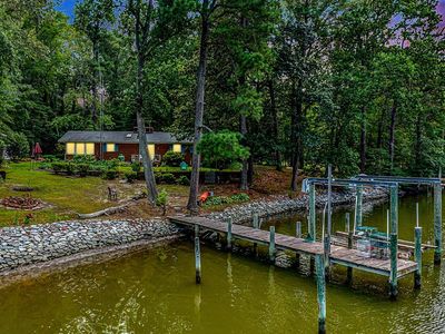 818 Forest Green Rd