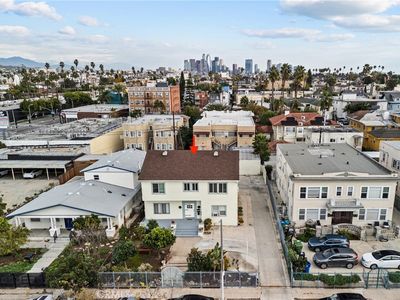 1322 S Van Ness Ave