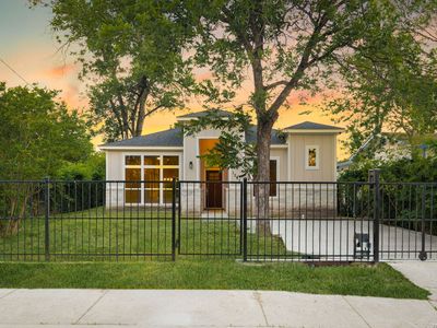 1243 W HARLAN AVE