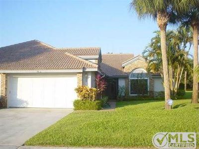 8086 Cassia Dr