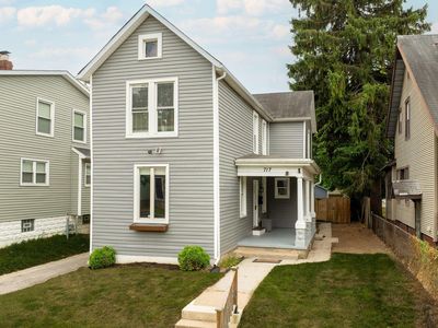717 Siebert St