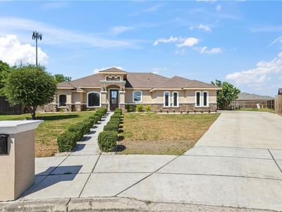 3221 Hondo Ave