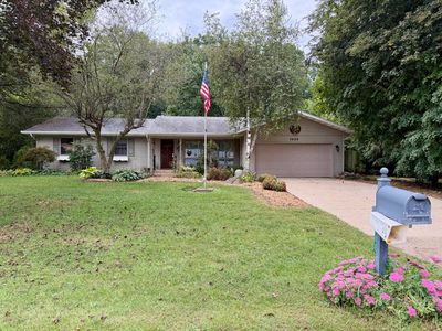 3668 S Wayne Dr