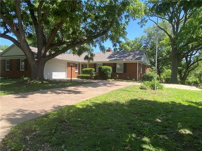 2805 N 66th Ter