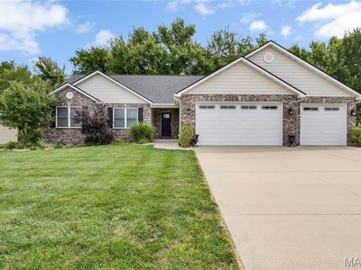 2395 Lakeshore Dr