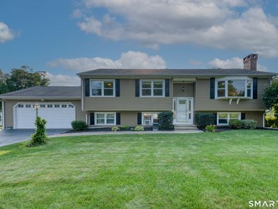 16 Brockett Farm Road