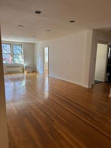 6725 Clyde St APT 3R