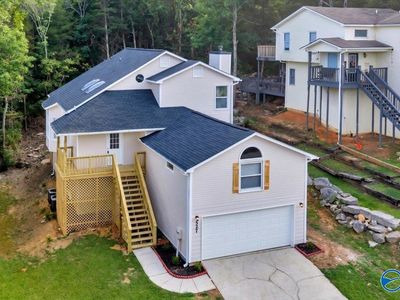 527 Farmingdale Rd SE
