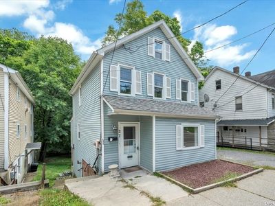 27 S Montgomery Street