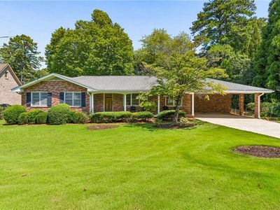 1877 Chrysler Dr NE