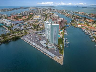 31 Island Way APT 605