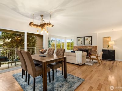 1324 W Emerson Street UNIT 202