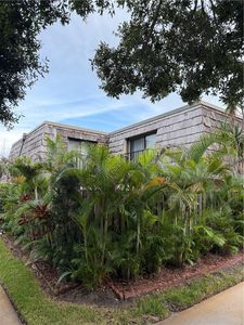 360 S Waverly Pl APT 6A