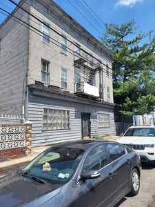 86-05 95th Ave