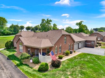 2102 Lake View Dr